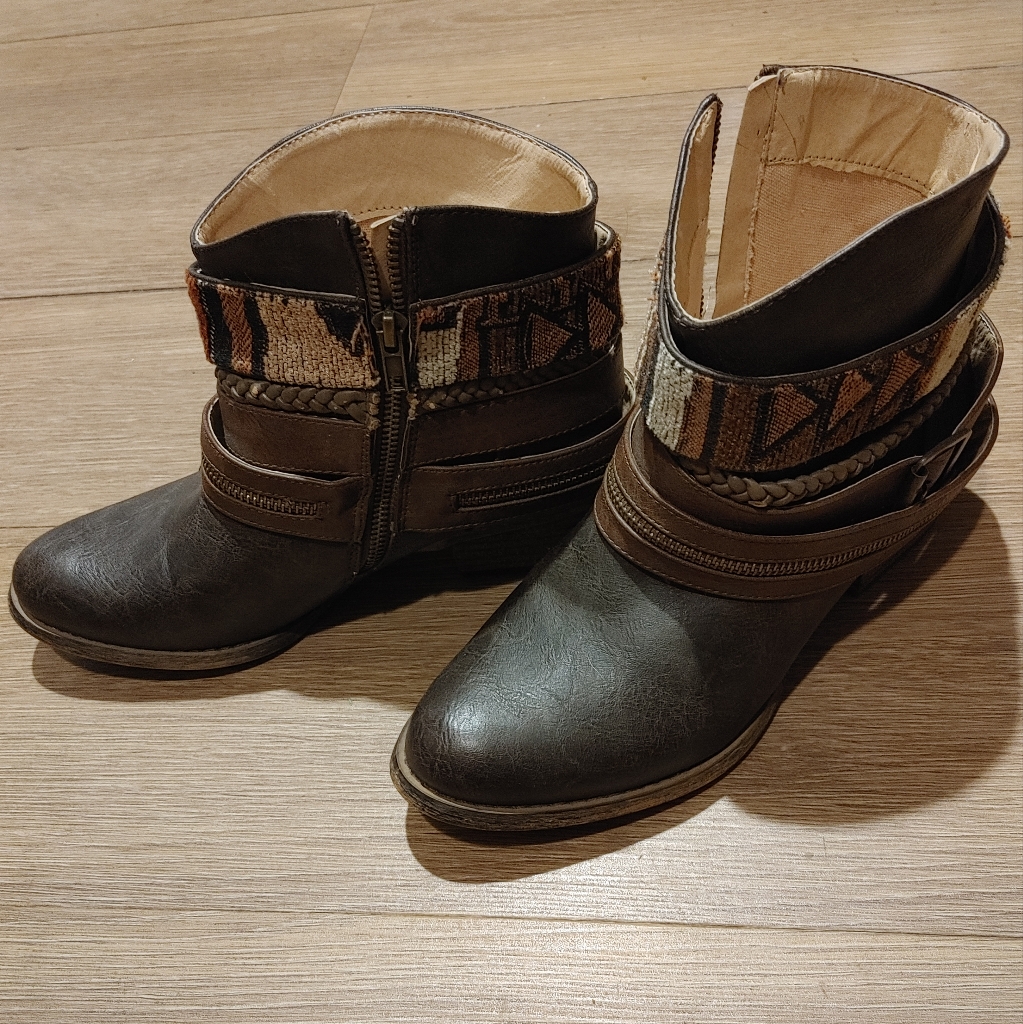 Tennis Brand Ankle Boots Size 38